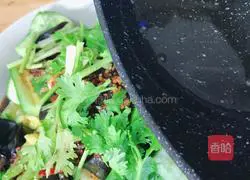 Illustration of how to shoot cucumbers 12