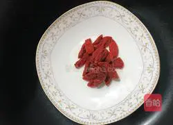 Illustration of how to make Angelica Codonopsis and Codonopsis Black-bone Chicken Soup 4