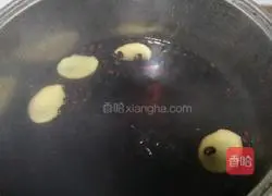 Black bean crucian carp soup recipe 11