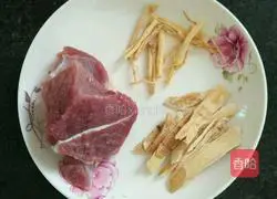 Illustration of how to make Codonopsis and Beiqi meatball soup 1