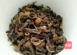 Illustration of how to make pancakes with fungus and cabbage 4