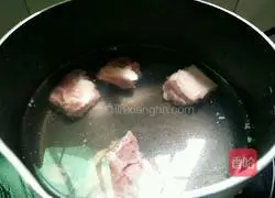 Illustration of how to make pork ribs and vegetable noodles 3