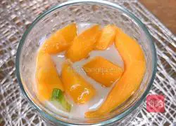 Illustration of how to make fruit yogurt wood bran cup 10