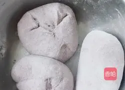 Illustration of how to make black rice and sesame cakes 2