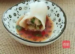 Illustration of how to make juicy meat dumplings stuffed with three kinds of fresh meat 11