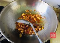 Illustration of how to make pickled cabbage and mutton noodles 3