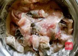 Illustration of how to make spicy boiled fish 2