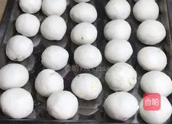 Illustration of how to make local vegetables and pork glutinous rice balls 10