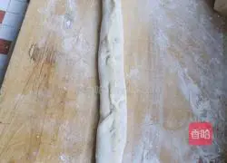 Illustration of how to make leek, egg and ham cake 10