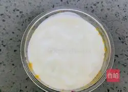 Illustration of how to make purple sweet potato and pumpkin yogurt cup 12