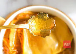 Cordyceps and flower fish gelatin soup, appetizing Beauty tips 4