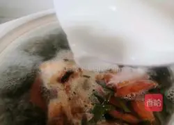 Illustration of how to make kelp, persimmon and egg drop soup 7