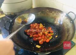 Illustration of how to make spicy crayfish 4