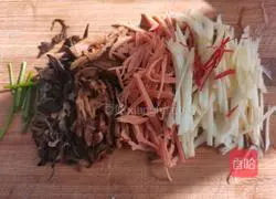 Illustration of how to make vinegar, pepper, corn, tofu and egg soup 5