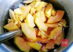 Illustration of how to make papaya meat soup 3
