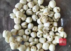 Illustration of how to make lotus seeds, red dates and longan soup 3