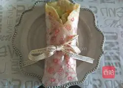 Illustration of how to make scallion pancake steak rolls 7