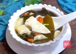 Illustration of how to make wolfberry tofu and kelp soup 8