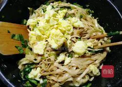 Rape Illustration of how to make fried egg noodles 15