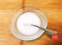 Illustration of how to make rice wine, rock sugar and snow pear soup 8