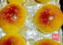 Illustration of how to make hamburger dough 7