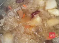 Recipe for Tremella, Water Chestnut and Snow Pear Sweet Soup 9