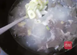 Illustration of how to make sheep blood vermicelli soup 9