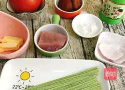 Illustration of how to make spinach noodles with tomato meat sauce 1