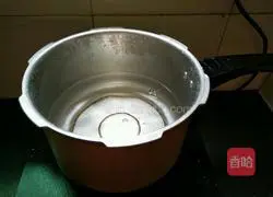 Illustration of how to make scallion and oyster meat noodle soup 3