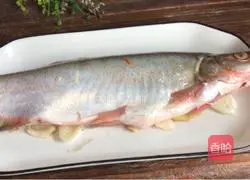 Illustration of how to make steamed white beans with black bean sauce 6