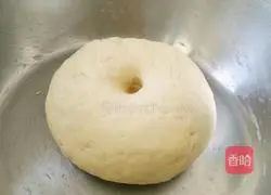 Illustration of how to make milk-flavored steamed buns 10