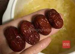 Recipe for Lily, Longan and Tremella Soup 4