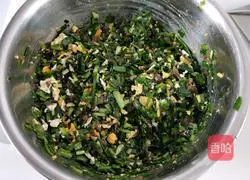 Illustration of how to make steamed buns stuffed with chives 15