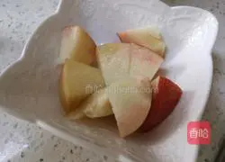 Illustration of how to make peach soda sparkling water 1