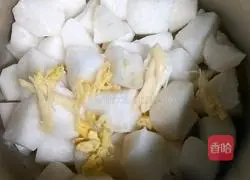 Illustration of how to make pork meatball and radish soup 4