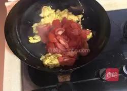 Illustration of how to make tomato and egg soup 4