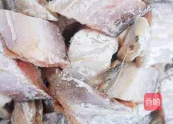 Illustration of how to make sweet and sour crispy fish 1