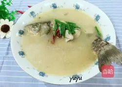 Illustration of how to make white crucian carp soup with fresh mushroom milk 15