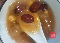 Tremella fuciformis Illustration of how to make lotus seed soup 4