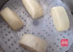 Milk Illustration of how to cut steamed buns with a knife 9