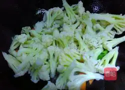 Illustration of how to make cauliflower with tomato sauce 7