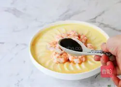 Illustration of how to make steamed shrimps with eggs and tofu 12