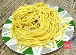 Illustration of how to make Sichuan cold noodles 1