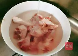 Illustration of how to make bigfoot mushroom corn chicken soup 4