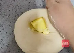 Illustration of how to make bacon pizza 3