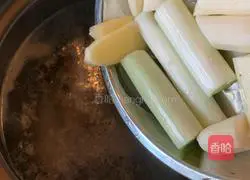 Illustration of how to make radish, yam and pork ribs soup 5