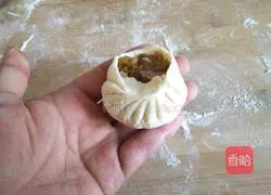  Illustration of how to make steamed dumplings with mutton and dried radish 15