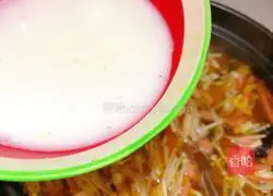 Illustration of how to make delicious hot and sour soup 8