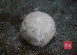 Illustration of how to make taro ball milk tea 4