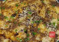 Illustration of making sauce-flavored pancake 9